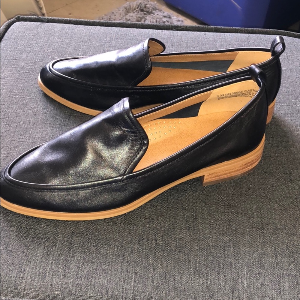 Black dress shoes ( size 5)